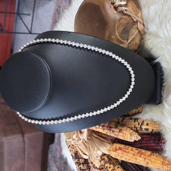 Beautiful NWOT Native American Navajo Sterling Bead 20